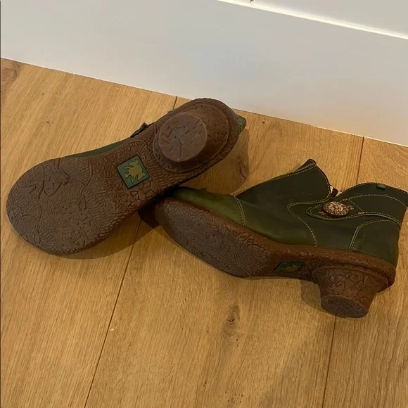 El Naturalista Green Leather Ankle Boots w side zip. Size 41 (size 10). - Picture 7 of 11